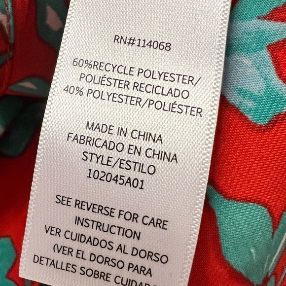 NWT Love, Whit by Whitney Port Red Floral Crop Top Women's Size Small (17” P2P) - Picture 9 of 11